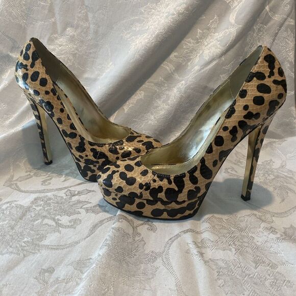 Bebe Textured Animal Print Heels Size 7 - Picture 2 of 9